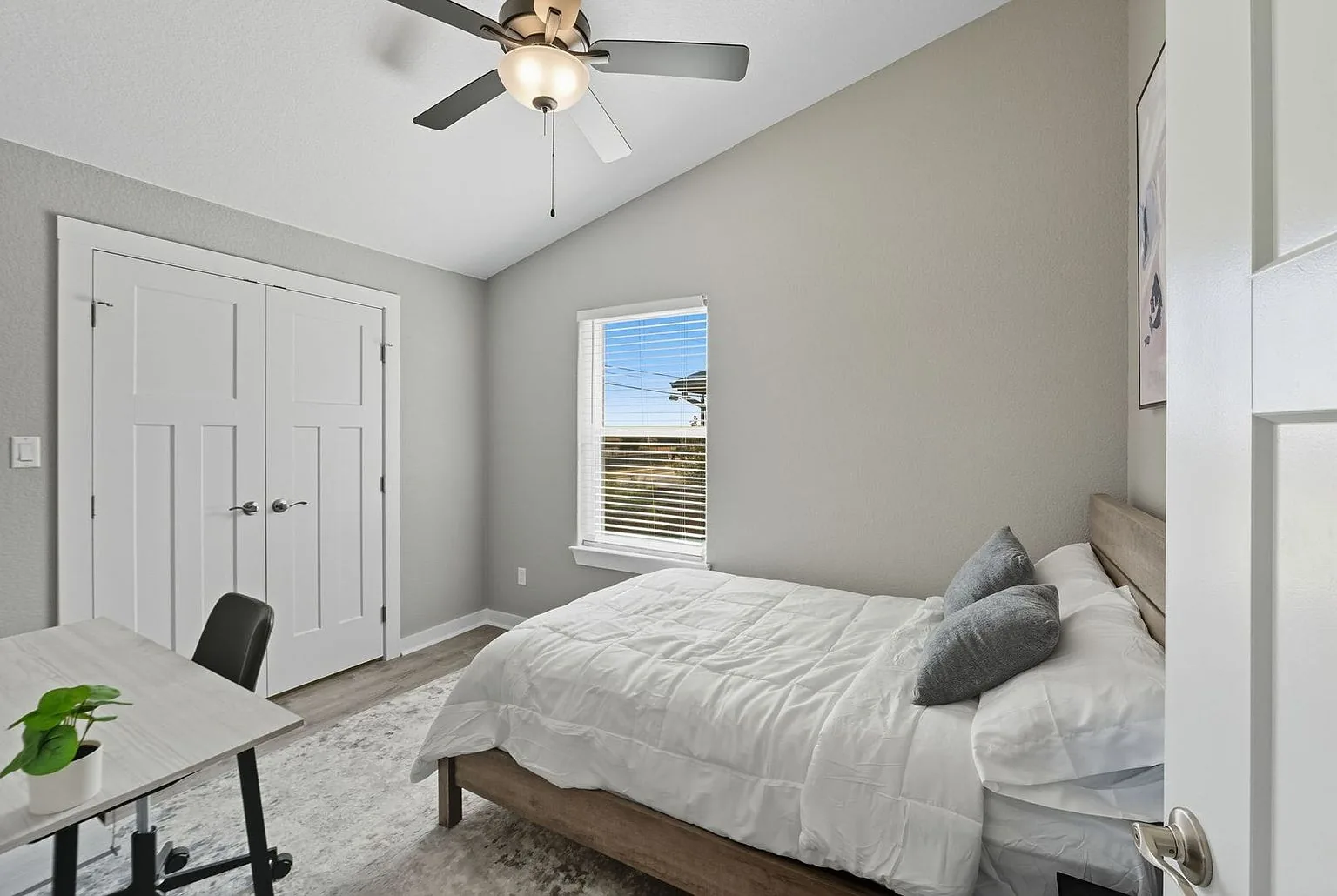 Bedroom desk and bed, 20 Tate Lane, Round Rock