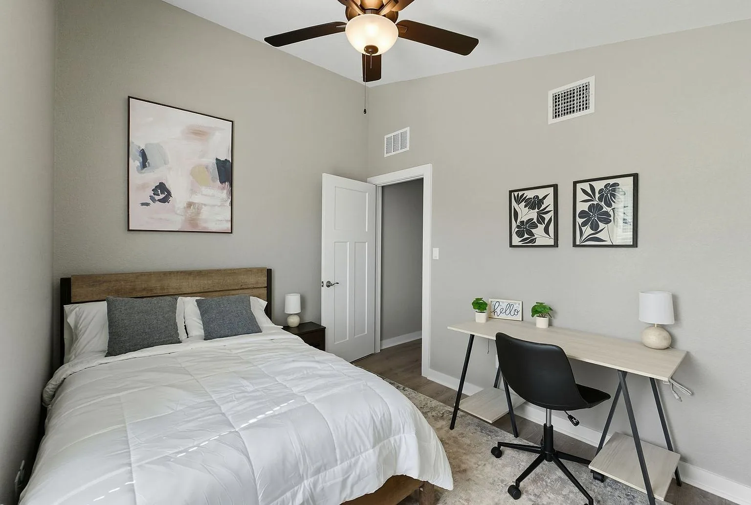 Bedroom bed with desk wide, 20 Tate Lane, Round Rock