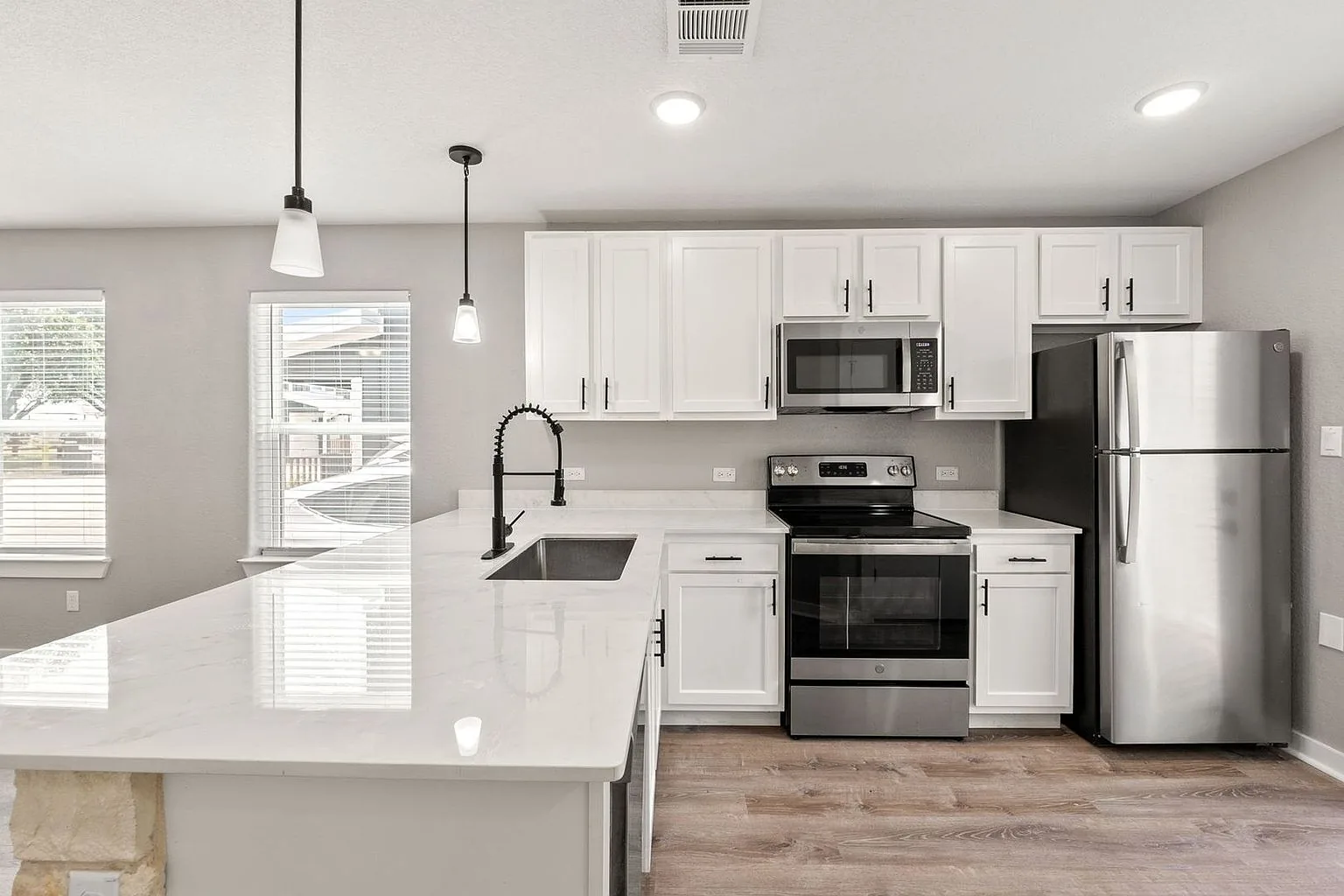 Kitchen range fridge quartz, 20 Tate Lane, Round Rock
