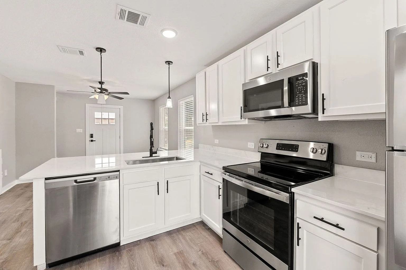 Kitchen range dishwasher, 20 Tate Lane, Round Rock