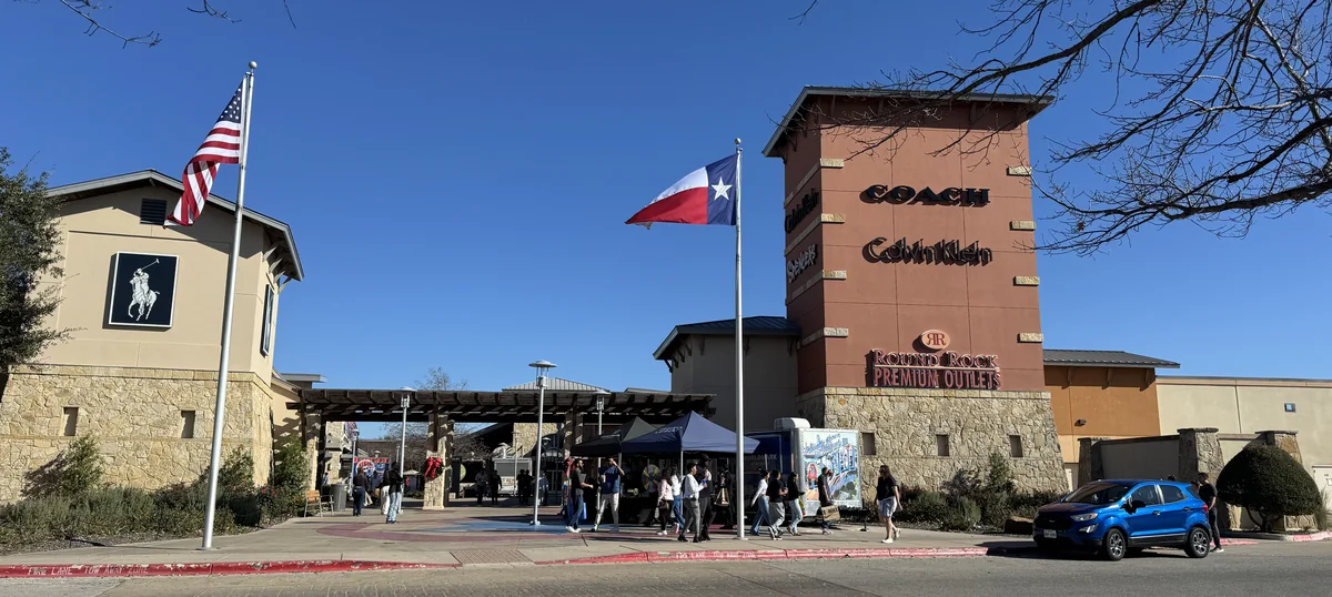 The entrance to Round Rock Premium Outlets, Texas